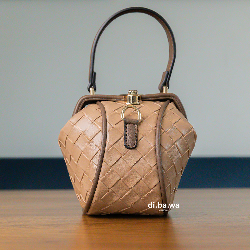 Apple Weave Bag